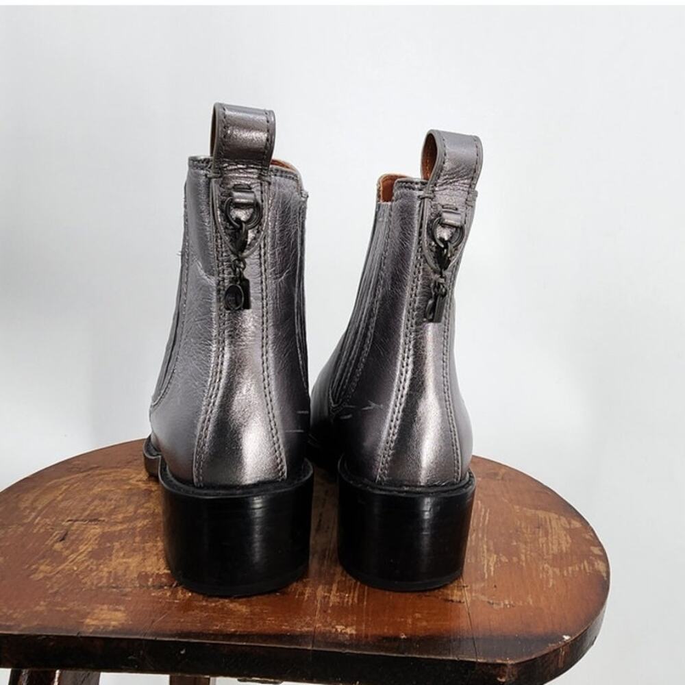 Coach Bowery Chelsea Boot Silver Metallic Leather Comfort Ankle Size 7 - Picture 4 of 12